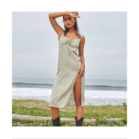 Motel Jorie Midi Dress In Parma Violet size Small - Picture 1 of 8